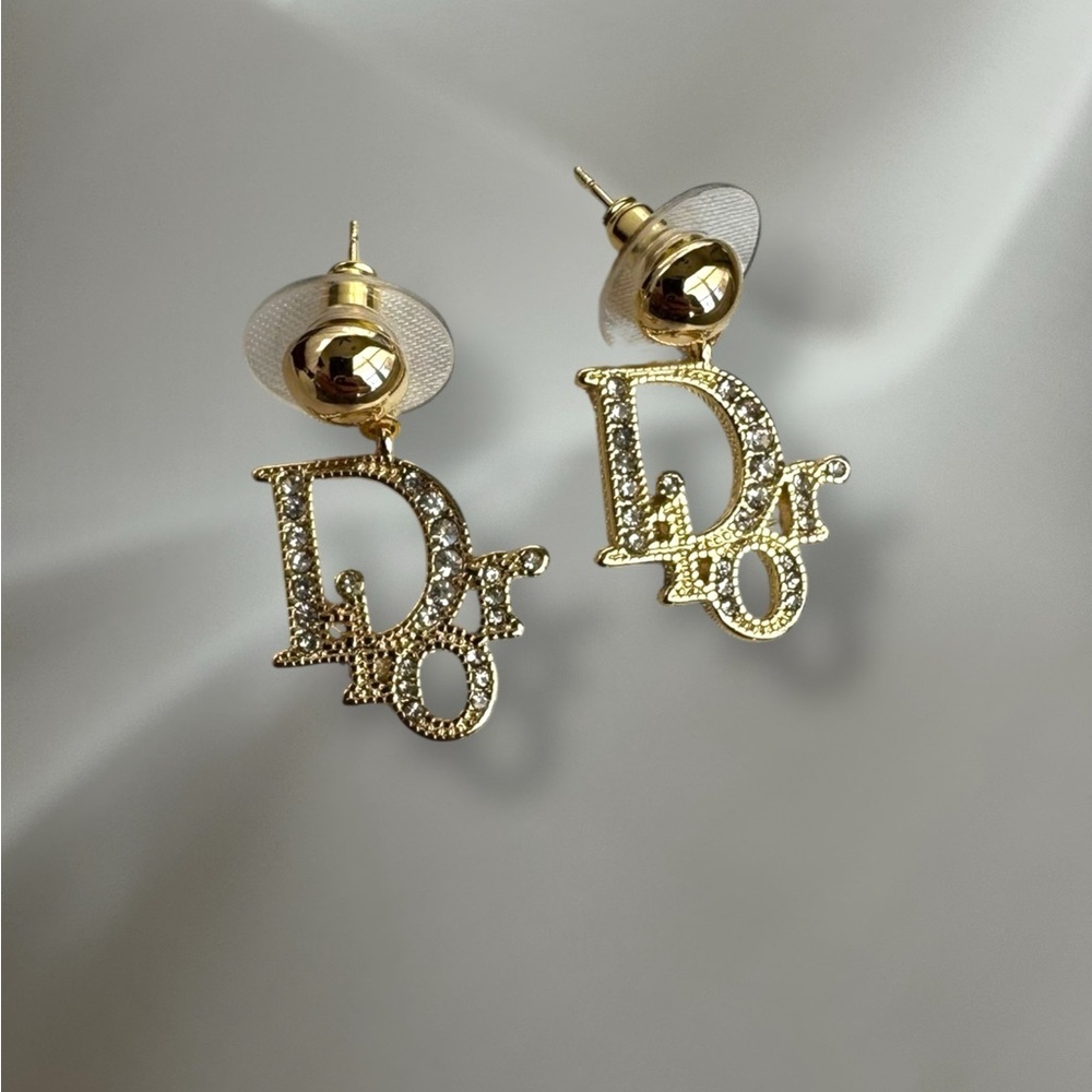 ❤️DIOR Gold Stamped Earrings - Picture 3 of 6